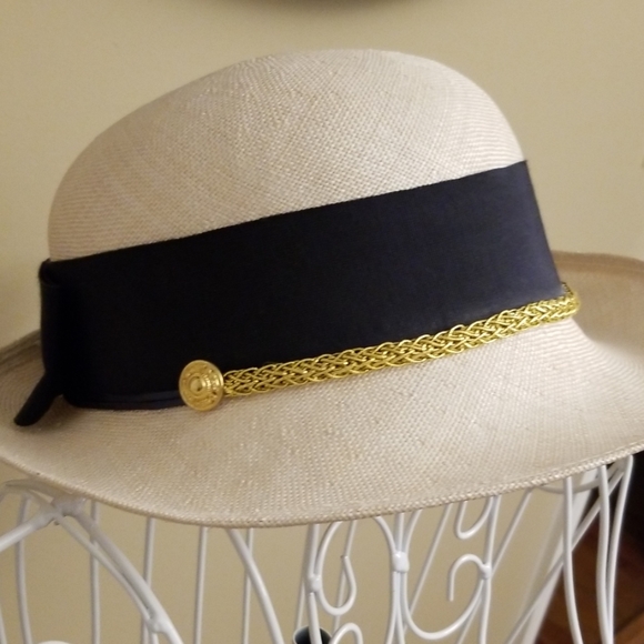 Fabulous Classy Hat - Picture 2 of 8